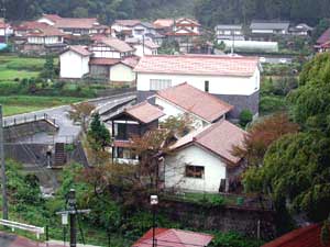 父娘展会場の八雲村安部栄四郎記念館全景